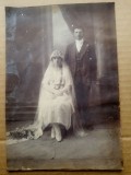 H178-Foto veche nunta Banat Romania anii 1900- Mireasa cu salba de argint regionala zona Cenei Jombolia. Marimi: 21/ 14 cm.