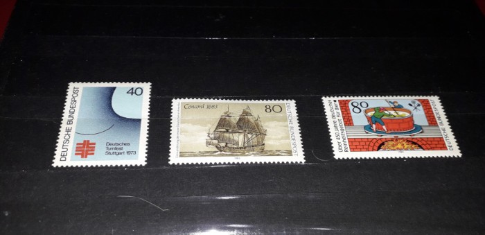 Neștampilate după 1950