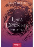 Cumpara ieftin Hotii De Fum 2. Lumea Demonilor, Sally Green - Editura Art