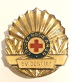 MEDICINA INSIGNA EVIDENTIAT CRUCEA ROSIE RSR FRUNTAS METAL ALB 37,50/33,77 MM