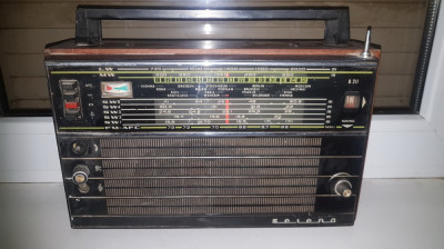 D64-Radio SELENA 35/26 cm. Stare generala buna, lipsa 2 butoane. foto