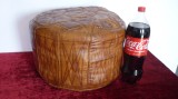 Taburet Otoman Piele Naturala Vintage, 43cm Diametru, 32cm Inaltime, Scaun Decorativ cu Imprimeuri