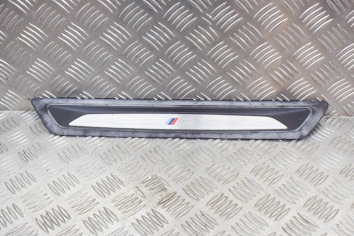Ornament prag dreapta față BMW 3 Touring F31 2015 OEM: 8051037 10533478