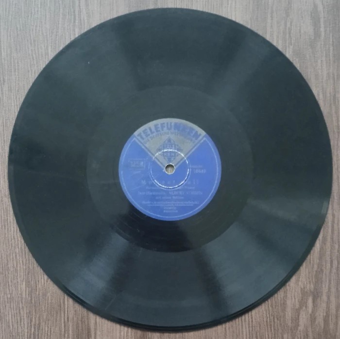 Disc ebonita 10 Telefunken - Albert Vossen - Amazonas / Moment Mal!