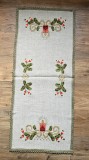 CENTRU DE MASA VINTAGE, MODEL DE CRACIUN CUSUT MANUAL IN CRUCIULIȚE SI BRODERIE
