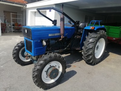 Tractor Universal 550 dtc foto