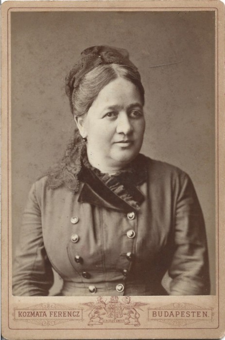 19PMD Paulina Rădulescu, născută Seiman, soția primarului orașului Lugoj, Constantin Rădulescu, 1880, studio Kozmata Ferencz, Budapesta
