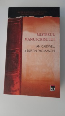 IAN CALDWELL, DUSTIN THOMASON-MISTERUL MANUSCRISULUI foto