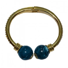 Bratara fashion cu forma fixa, culoare aurie cu perle mari albastre foto