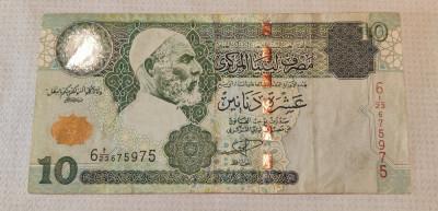 Libia - 10 Dinars / dinari (2004) &amp;icirc;n st&amp;acirc;nga Omar el-Mukhtar foto