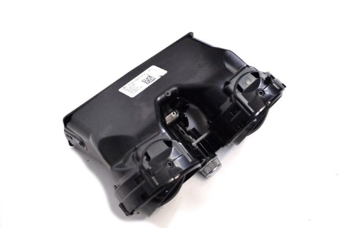 Gura de ventilație consola centrală MERCEDES-BENZ C Coupe C205 2018 OEM: A2058300501 11562357