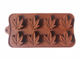 Forma silicon pentru ciocolata in forma de frunza, 8 cavitati, Maro, 21 cm, 462COF