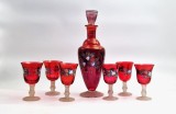 vintage 6 Pahare + Decantor Sticla colorata Cristal Boemia anii &#039; 50 rosu burgund pictate manual cu motive florale set lichior