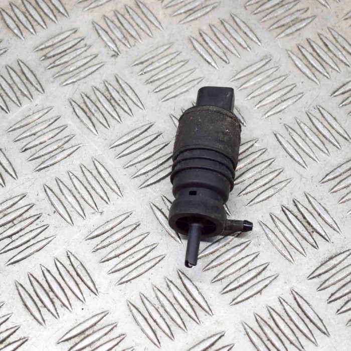 Motor rezervor lichid de parbriz AUDI A8 D3 4E2, 4E8 2003 13940758