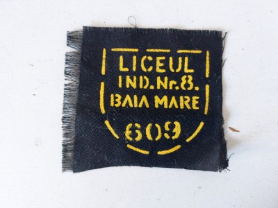 Numar matricol scolar ecuson anii 80, Baia Mare, LICEUL IND. Nr. 8. foto