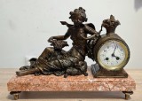 Ceas de semineu cu pendul, lucrare L F Moreau , anii 1890