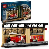 LEGO&reg; Harry Potter&trade; - Coltul cu carti: Expresul Hogwarts&trade; 76450, 832 piese