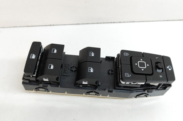 Buton geam ușă dreapta față KIA NIRO II 2023 OEM: 93571-AT870 23983451