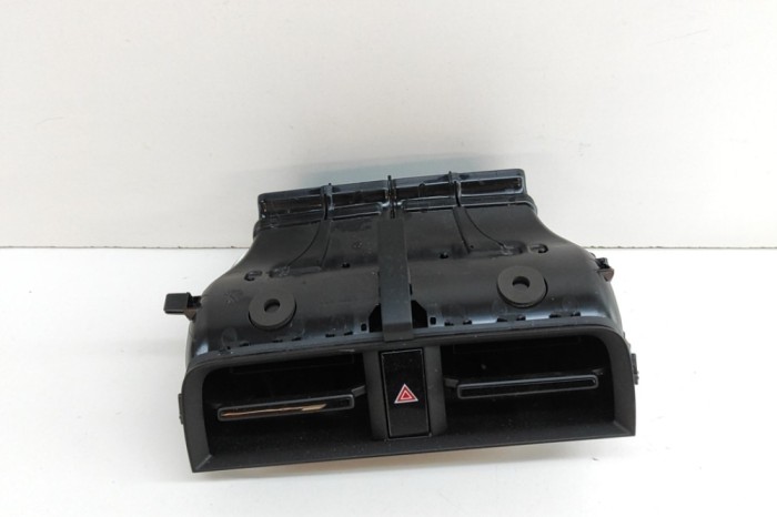 Gura de ventilație planșa de bord PORSCHE Taycan 2021 OEM: 9J1819111B,9J1.819.111.B | 23954877
