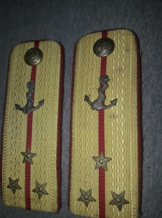 epoleti militari-nasturi/insemne arma,grade militare ofiter Inferior MARINA