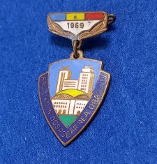 Insigna - &quot;FRUNTAS&quot; in Gospodarirea Orasului 1969