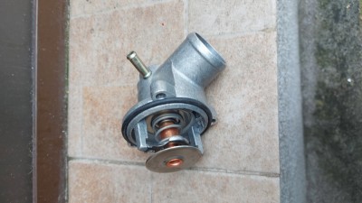Termostat Mercedes C classe W202 foto