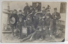 FANFARA MILITARA , SOLDATI SARBI , CU INSTRUMENTELE , CARTE POSTALA ILUSTRATA, PERIOADA PRIMULUI RAZBOI MONDIAL