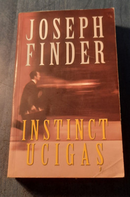 Instinct ucigas Joseph Finder foto