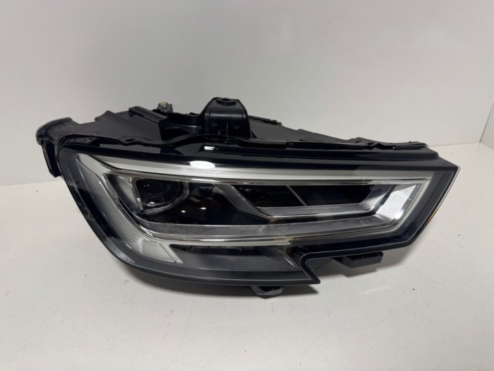 Audi A3 S3 8V Headlight/headlamp 8V0941033C
