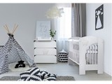 Set mobilier bebe Klups NEL CLOUD alb cu patut, comoda si saltea cocos