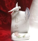 FIGURINA BIBELOU PORTELAN LLADRO DAISA SPANIA 1998 DECOR CU TRANDAFIR SI PORUMBEL 16.5 CM