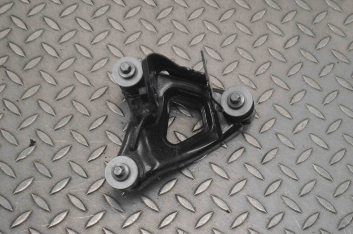 Suport motor st&acirc;nga TESLA MODEL 3 2023 OEM: 1110233-00-C 24866971