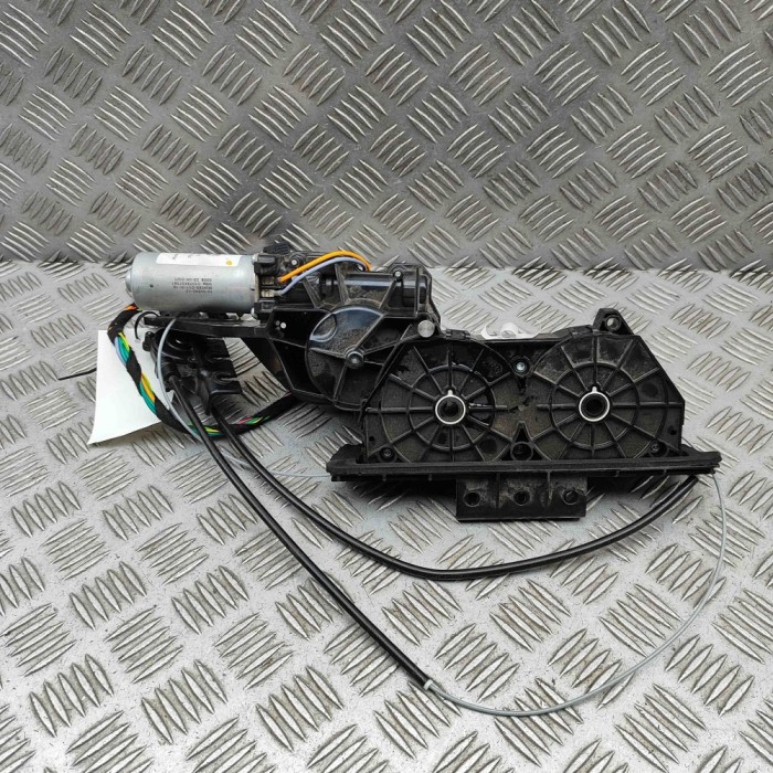 &Icirc;ncuietoare ușă culisantă st&acirc;nga VW MULTIVAN T7 STM, STN 2024 OEM: 7T0843459C,7T0843531M