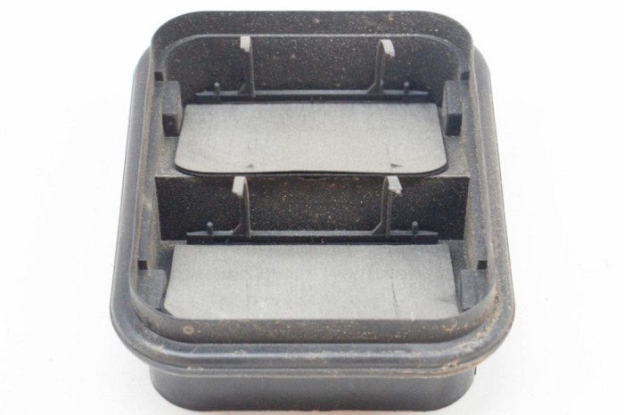 Grila de ventilație caroserie NISSAN QASHQAI II J11, J11_ 2019 OEM: GM21166963 13754440