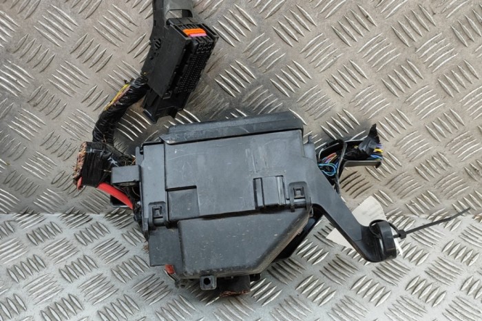 Panou de siguranțe JAGUAR F-PACE X761 2022 OEM: M8A2-14A076-CB | 31656004