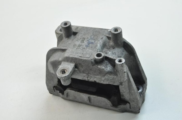 Suport motor dreapta AUDI TT 8J3 2009 OEM: 1K0199262C 2836016