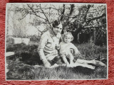 Fotografie, Geo (dr. Litarczek, parintele radiologiei romanesti) cu mama Duminica Pastelor 1927, gradina din 19 Pretoria Rd