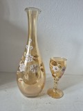 Set carafă și pahar sticlă vintage chihlimbar &ndash; Pictate manual, Rom&acirc;nia anii 70-80, 31/15 cm