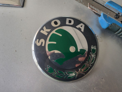 Emblemă portbagaj Skoda Octavia 2 foto