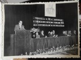 Fotografie, personalitati ale momentului la prezidiu, cu ocazia a celei de-a 30 aniversare a luptelor ceferistilor si petrolistilor din 1933
