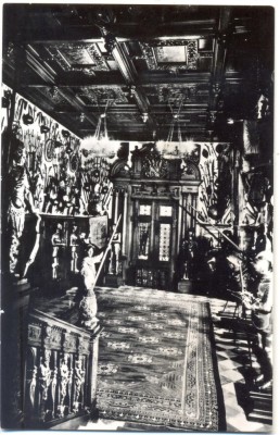 AD 1121 C. P. VECHE -SINAIA -MUZEUL ,,PELES&amp;quot; -SALA DE ARME -RPR foto