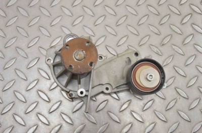 Pompa de apa VOLVO V40 Hatchback 2014 foto