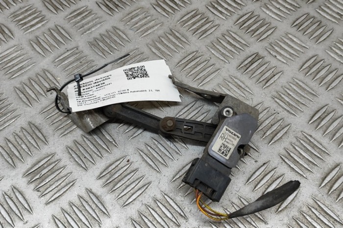Senzor de nivel &icirc;nălțime dreapta față VOLVO XC90 II 2020 OEM: 32246988 | 30374836
