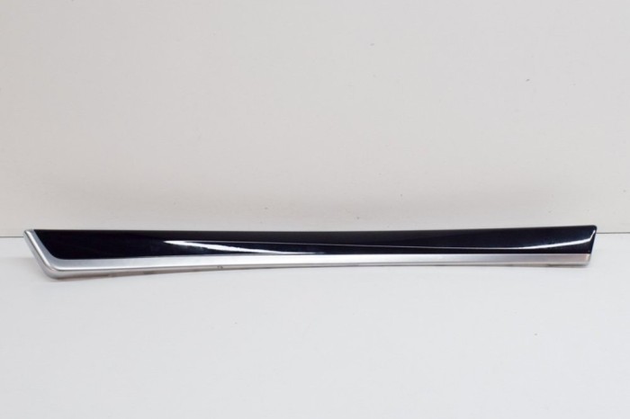 Ornament panou ușă dreapta față BMW 5 F10 2012 OEM: 9171782 20288572