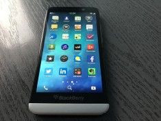 SMARTPHONE BLACKBERRY Z30 FUNCTIONAL.CITITI CU MARE ATENTIE DESCRIEREA VA ROG! foto