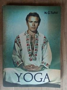 Yoga- N.C.Tufoi Fata coperta foto