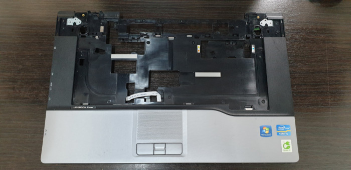 Palmrest cu Touchpad Fujitsu LifeBook E752