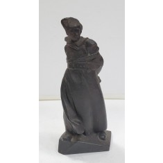 Monumentul Orlenok din Chelyabinsk, Statueta din fonta
