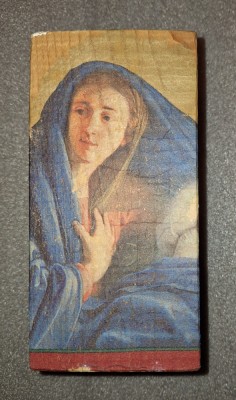 Nașterea M&amp;acirc;ntuitorului - Suport lum&amp;acirc;nare din lemn, decorat cu motive biblice foto