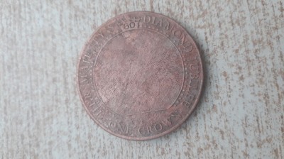 Tristan da Cunha - One Crown 2012 foto